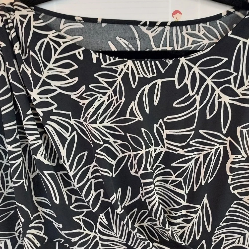Lane Bryant Sleeveless Round Neck Pleated Waist Size 18/20 - Picture 4 of 6